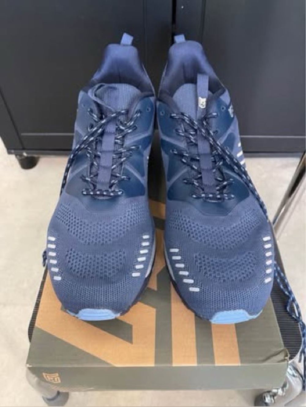 Men's Navy Athletic Running Shoes - Cushioned Performance
